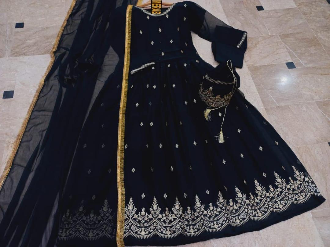 4 Pcs Women's Stitched Embroidered Maxi Suit